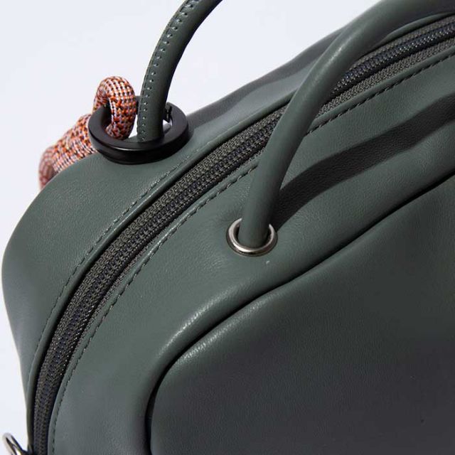 エフシーイー レディース ショルダーバッグ F/CE. テック レザー ミニ スクエア ショルダー TECH LEATHER MINI SQUARE SHOULDER (231228)