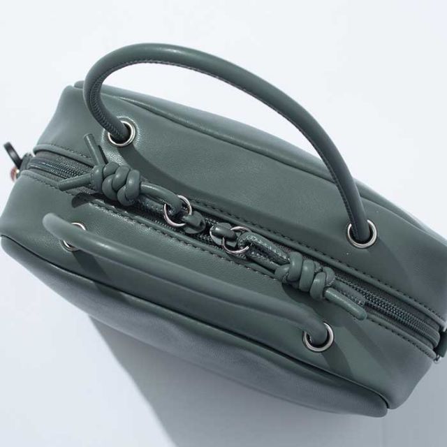 エフシーイー レディース ショルダーバッグ F/CE. テック レザー ミニ スクエア ショルダー TECH LEATHER MINI SQUARE SHOULDER (231228)