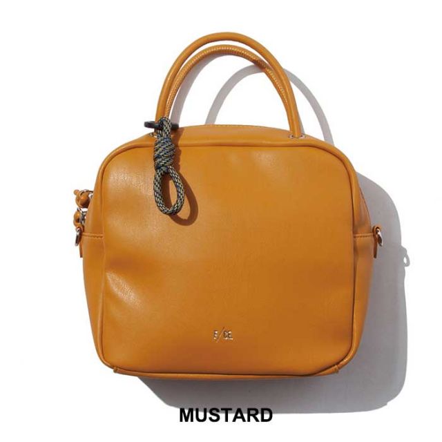 エフシーイー レディース ショルダーバッグ F/CE. テック レザー ミニ スクエア ショルダー TECH LEATHER MINI SQUARE SHOULDER (231228)