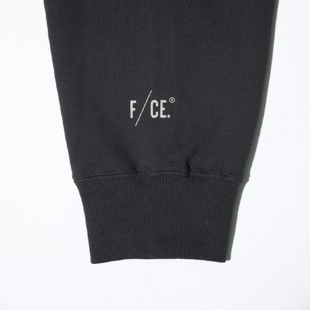 エフシーイー F/CE HIDDEN IDENTITY BY M.ENOMOTO HOODY パーカー アーティスト榎本マリココラボ プリントビッグスウェットフーディー オーバーサイズ ドロップショルダー 裏毛 リサイクルスウェット ユニセックス (20250818)