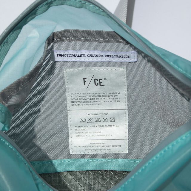 F/CE. エフシーイー コーデュラシルナイロンサコッシュ FCR34251B0001 ショルダーバッグ サコッシュ 軽量 撥水 耐水 4L 旅行 アウトドア デイリー CORDURA SIL NYLON SACOCHE (260408)