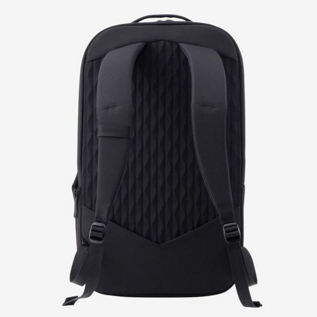 ゴールドウィン GOLDWIN GL94590 GW DAY PACK デイパック 20L リュック ビジネス対応 ユニセックス PC収納 自立構造 立体構造ハーネス 出張 旅行 通勤 通学 840Dリサイクルナイロン製 スマート設計 リサイクルナイロン ブラック×ブラック