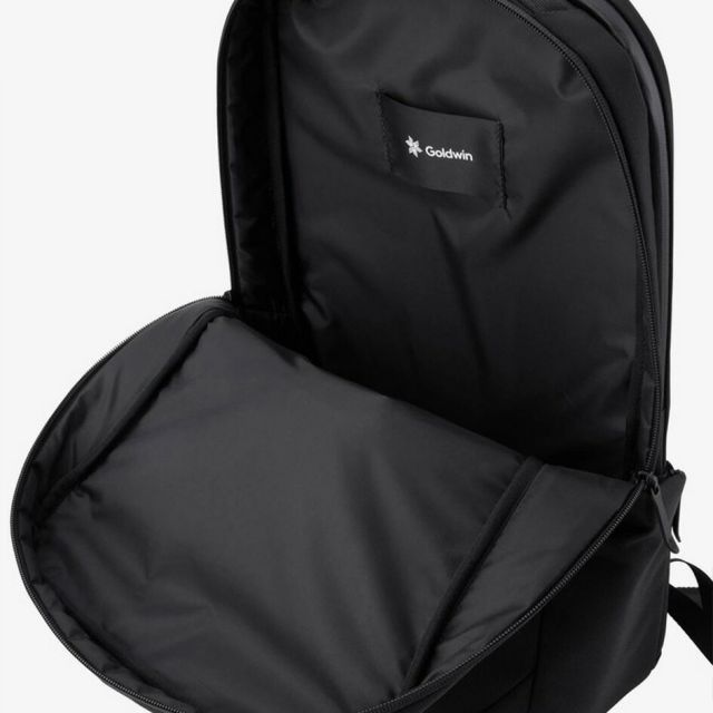 ゴールドウィン GOLDWIN GL94590 GW DAY PACK デイパック 20L リュック ビジネス対応 ユニセックス PC収納 自立構造 立体構造ハーネス 出張 旅行 通勤 通学 840Dリサイクルナイロン製 スマート設計 リサイクルナイロン ブラック×ブラック