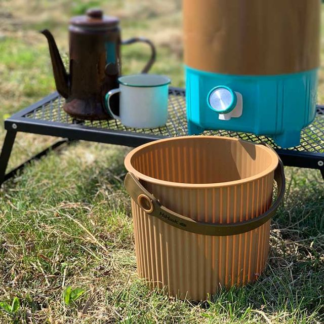オムニウッティ 8L ふた付きバケツ 収納 ゴミ箱 おしゃれ 八幡化成 HiHaek Camp stool bucket ハイヘイク