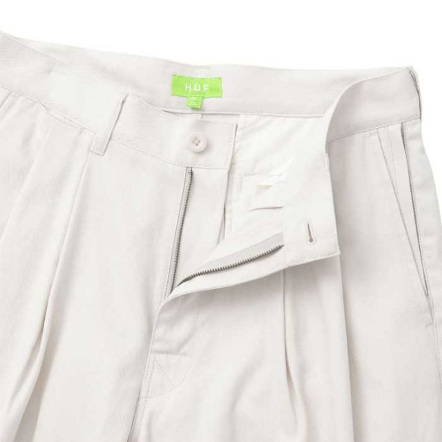 HUF ハフ タックパンツ [ PT80034 ] TWILL TACK PANT ツイルタックパンツ OFF WHITE スケボー ストリート 太め ホワイト メンズ [220815]
