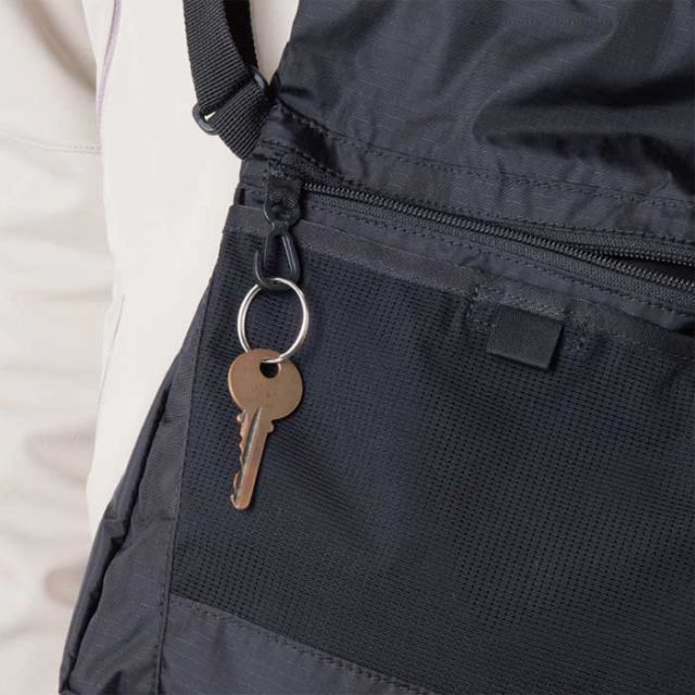 カリマー サコッシュ Karrimor 501065 TC sacoche M ポーチ メンズ レディース ユニセックス ナイロン スマホ ミニバッグ 斜め掛け 肩掛け 薄型 軽量 丈夫 多収納 ショルダーバック スマホポーチ ウエストバッグ ボディバッグ お出かけ メール便 (240228)