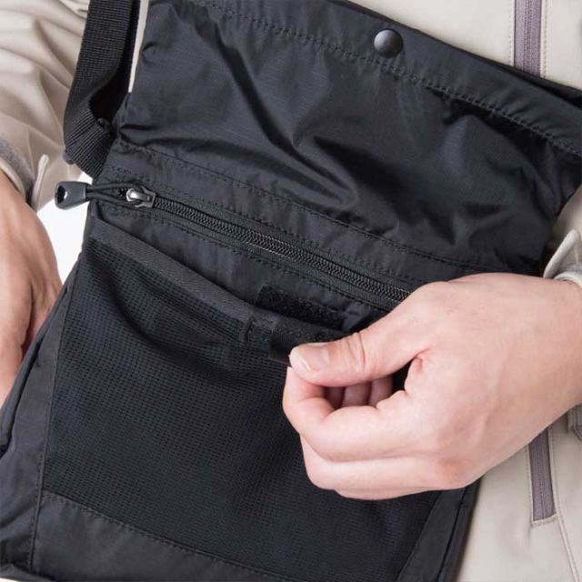 カリマー サコッシュ Karrimor 501065 TC sacoche M ポーチ メンズ レディース ユニセックス ナイロン スマホ ミニバッグ 斜め掛け 肩掛け 薄型 軽量 丈夫 多収納 ショルダーバック スマホポーチ ウエストバッグ ボディバッグ お出かけ メール便 (240228)