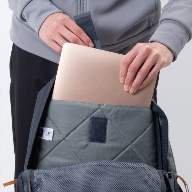 カリマー KARRIMOR 501237 VT DAY PACK F 25 （VTデイパックF 25） アウトドアから日常使いまで活躍する容量25Lの多機能デイパック PCポケット付き トレッキングポール対応 デイジーチェーン搭載 (250828)