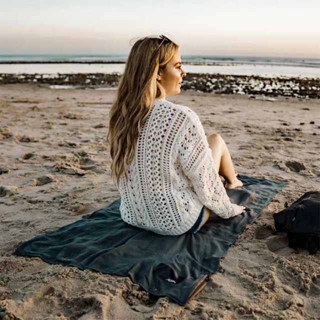 MATADOR PACKBLE BEACH TOWEL