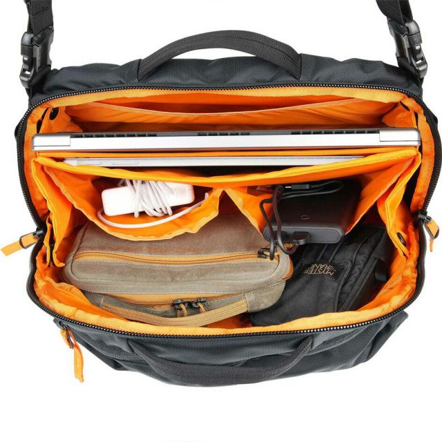 ミステリーランチ ディストリクトプロ MYSTERY RANCH DISTRICT PRO 17L ショルダーバッグ ビジネスバッグ PC収納 15インチ対応 通勤 通学 旅行 出張 メンズ レディース ブラック 正規品