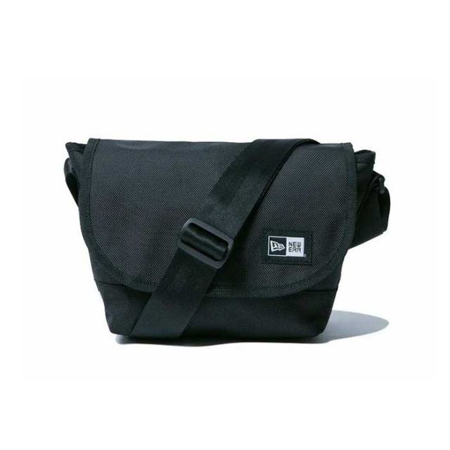 ニューエラ ショルダーバッグ ミニ 3.5L ブラック ポーチ型ボディバッグ 軽量モデル  NEW ERA SHOULDER BAG MINI 軽量 コンパクト フェス アウトドア ユニセックス 旅行 トラベル (14521320) メール便 (240305)