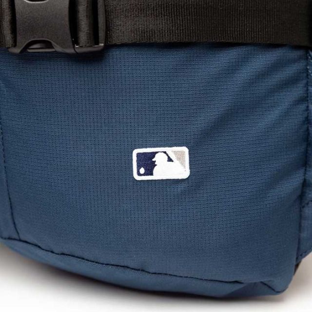 NEW ERA CARRIER PACK 150D NE MLB
