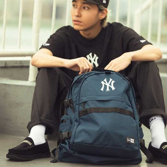 NEW ERA CARRIER PACK 150D NE MLB