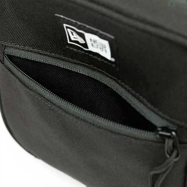 NEW ERA SQUARE SHOULDER POUCH