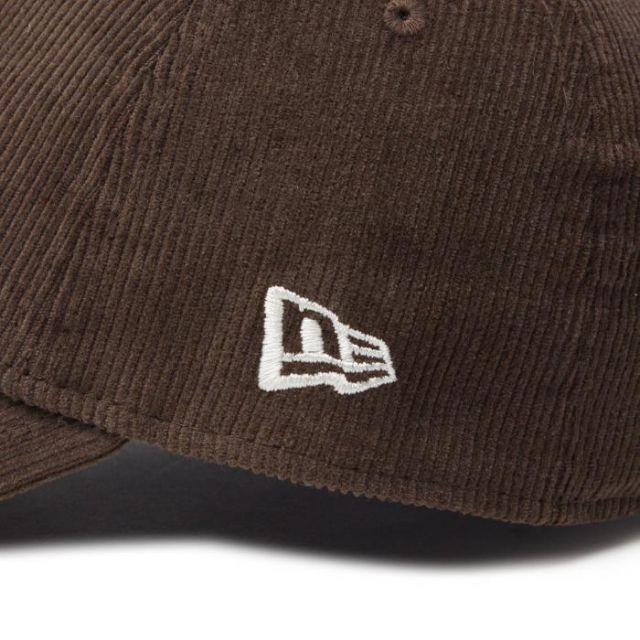 9TWENTY CALNAMUR カルナムール マイクロコーデュロイ コラボ  ロゴ キャップ 帽子 ニューエラ NEW ERA 藤田ニコル にこるん フリーサイズ サイズ調整可能 ウィメンズ レディース ウォルナット クローム 14349037 / 14349036 (241011)