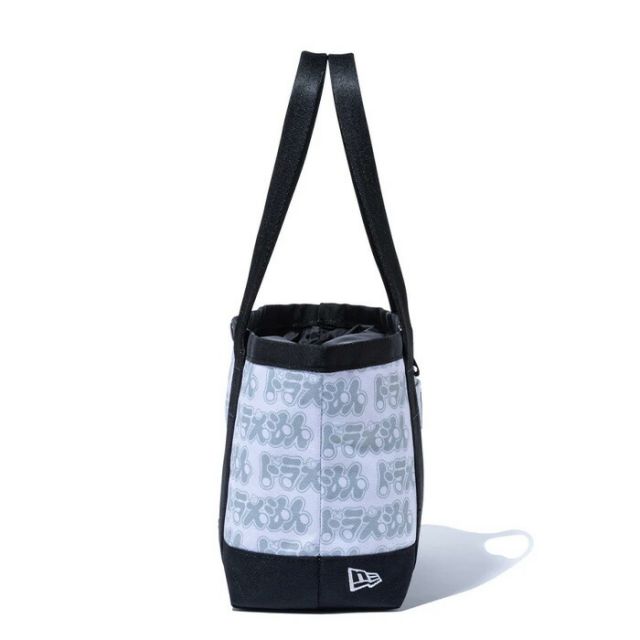 ニューエラ トートバッグミニ 6L ドラえもん スイング ホワイト NEWERA GF TOTE BAG M DORAEMON NECAPGF バッグ レディース サブバッグ キャラクター 小さめ 限定モデル(2502)
