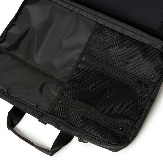 NEW ERA BRIEF BAG UUC
