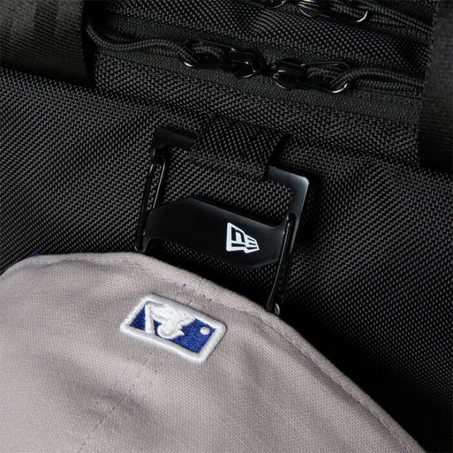NEW ERA BRIEF BAG UUC