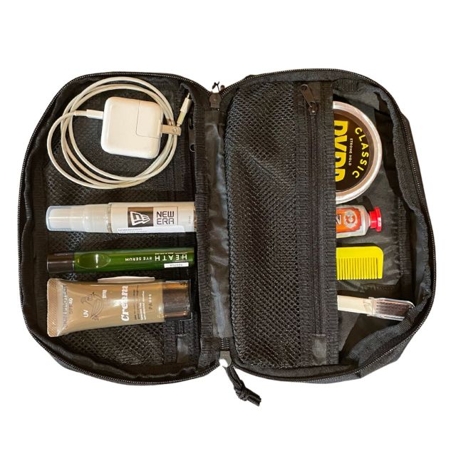 NEW ERA TRAVEL COSMETIC POUCH LOGO