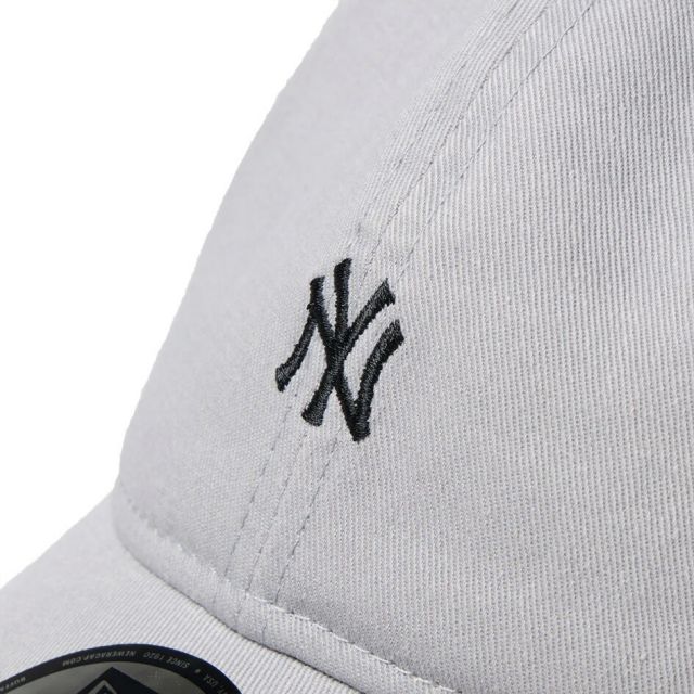 ニューエラ キャップ メンズ レディース NEWERA 920CS MLB MINI LOGO NEYYAN ニューヨーク・ヤンキース キャップ グレー カーキ ベージュ ミニロゴ クロスストラップ カーブドバイザー ユニセックス 14668009 14668008 (250904)