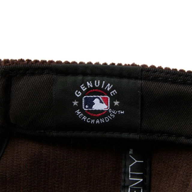 ニューエラ 9TWENTY Corduroy コーデュロイ キャップ サンディエゴ・パドレス ダークブラウン ブラウンバイザー 太畝8ウェル ユニセックスNEWERA 920CS MLB 8W CORD SADPAD DBRN (251020)