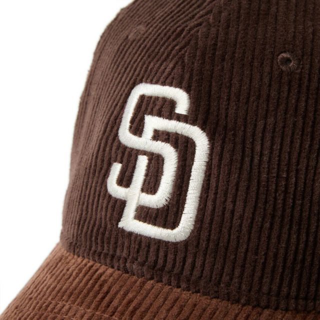 ニューエラ 9TWENTY Corduroy コーデュロイ キャップ サンディエゴ・パドレス ダークブラウン ブラウンバイザー 太畝8ウェル ユニセックスNEWERA 920CS MLB 8W CORD SADPAD DBRN (251020)