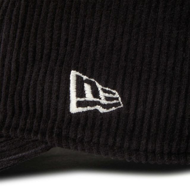 ニューエラ キャップ 9THIRTY レザーストラップ コーデュロイ 冬 14667930 ベージュ 14667929 ブラック ユニセックス Corduroy カーブドバイザー NEWERA 930LS 8W CORDUROY (251020)