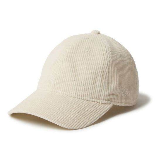ニューエラ 9TWENTY レザーストラップ コーデュロイ キャップ 太畝 8ウェル 秋冬 ベーシック アイボリー ユニセックス New Era Corduroy Leather Strap 9TWENTY Cap 14667975 NEWERA 920LS 8W CORDUROY (251020)