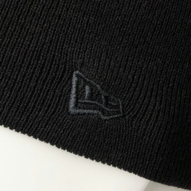 NEW ERA BASIC BEANIE EMBOSS