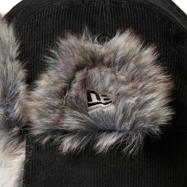 ニューエラ トラッパー コーデュロイ The Trapper フライトキャップ 冬 耳当て付き 防寒 ハット ブラック ユニセックス コーデュロイ ストリート アウトドア カジュアル 14667627 NEW ERA Fitted Cap TRAPPER CORDUROY (251206)