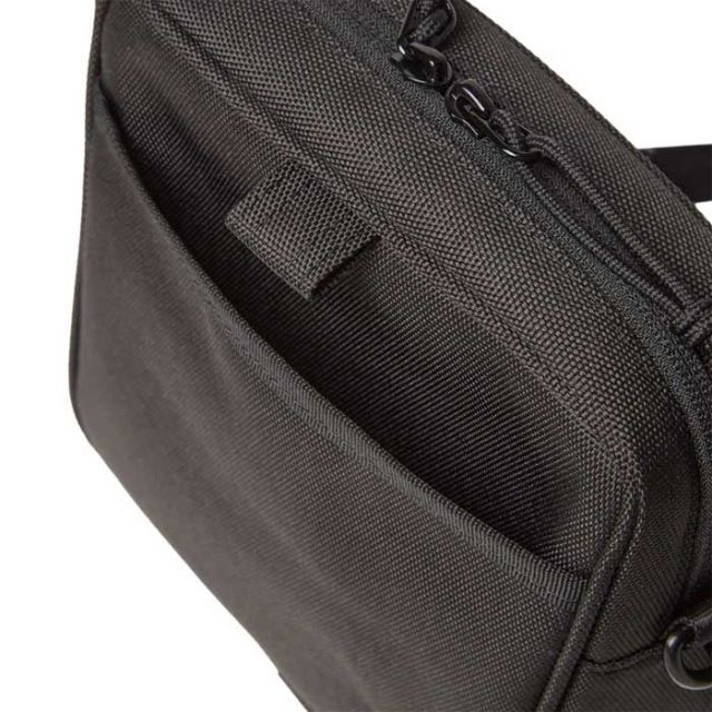 ニューエラ スクエアショルダーポーチ ちいかわ NEW ERA SQ SHOULDER POUCH CHIIKAWA 14864480 1.5L ハチワレ うさぎ ブラック ミニショルダーバッグ メンズ レディース ユニセックス バッグ 小物入れ (260313)