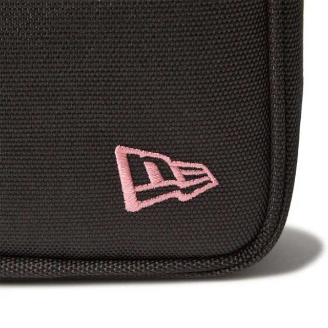 ニューエラ スクエアショルダーポーチ ちいかわ NEW ERA SQ SHOULDER POUCH CHIIKAWA 14864480 1.5L ハチワレ うさぎ ブラック ミニショルダーバッグ メンズ レディース ユニセックス バッグ 小物入れ (260313)