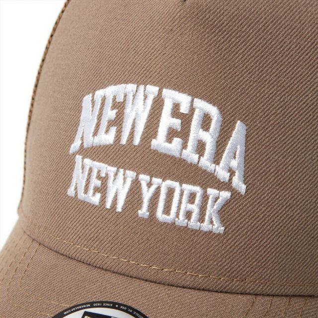 ニューエラ キッズ NEWERA YTH 940AFTR COLLEGE キッズ Youth 9FORTY A-Frame トラッカー College Logo ブラック／ブルーティント／ブリティッシュカーキ (250612)