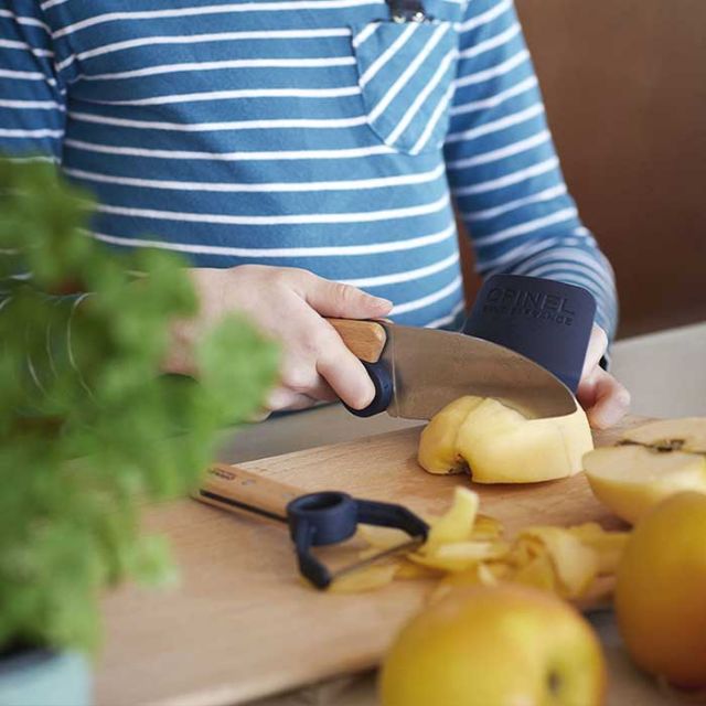オピネル 3点キッチンセット キッズ opinel Le petit chef BOX SET シェフナイフ プロテクトフィンガー ピーラー 皮剥き器 包丁 指ガード ステンレス こども包丁 子供用 ギフト プレゼント ブルー グリーン レッド メール便(240708)