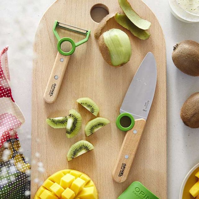オピネル 3点キッチンセット キッズ opinel Le petit chef BOX SET シェフナイフ プロテクトフィンガー ピーラー 皮剥き器 包丁 指ガード ステンレス こども包丁 子供用 ギフト プレゼント ブルー グリーン レッド メール便(240708)