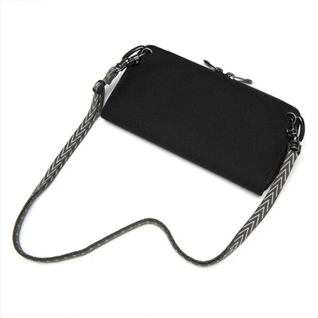 パックセーフ PACSAFE 12970391 カットレシ゛スタントランヤート゛カットレジスタントランヤード Dyneema?素材使用 TurnNLockセキュリティフック搭載 Pacsafeウォレット対応クロスボディストラップ 長さ調節可能 メール便 (250828)