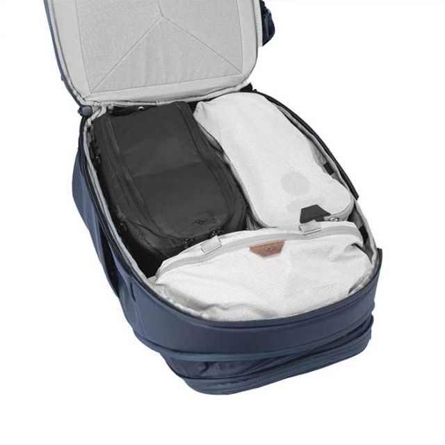 ピークデザイン カメラバッグ トラベルバックパック 30L リュック Peak Design BTR-30-BK-1/SG/MN デイパック 旅行