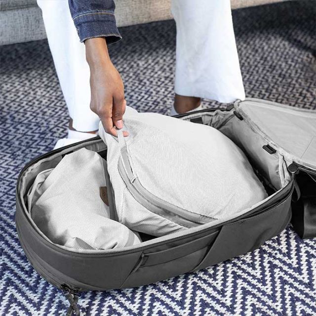 ピークデザイン カメラバッグ トラベルバックパック 30L リュック Peak Design BTR-30-BK-1/SG/MN デイパック 旅行