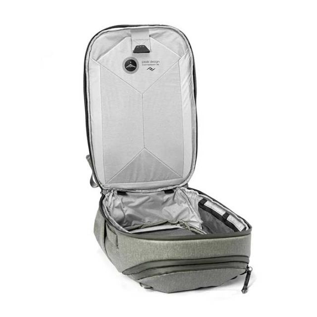 ピークデザイン カメラバッグ トラベルバックパック 30L リュック Peak Design BTR-30-BK-1/SG/MN デイパック 旅行