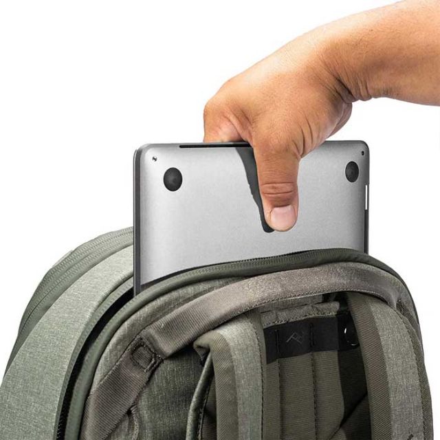 ピークデザイン カメラバッグ トラベルバックパック 30L リュック Peak Design BTR-30-BK-1/SG/MN デイパック 旅行