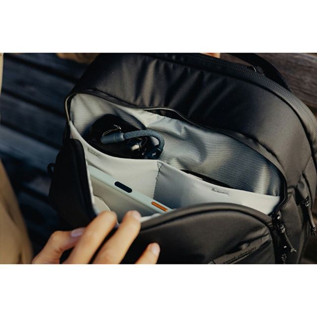 ピークデザイン トラベルバックパック 20L ブラック Peak Design BTR-20-BK-2 リュック バックパック 機内持ち込み 通勤 出張 拡張 旅行 カメラバッグ PC収納 16インチ ラゲッジパススルー