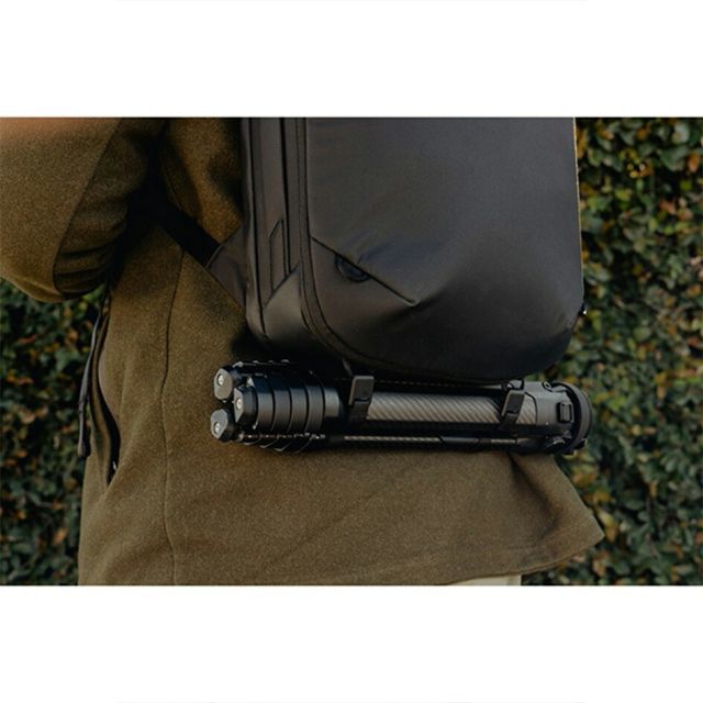 ピークデザイン トラベルバックパック 20L ブラック Peak Design BTR-20-BK-2 リュック バックパック 機内持ち込み 通勤 出張 拡張 旅行 カメラバッグ PC収納 16インチ ラゲッジパススルー