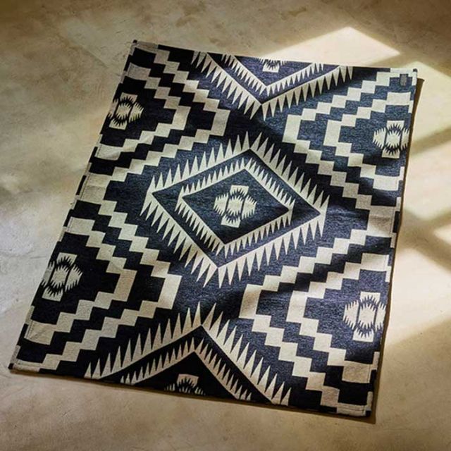ペンドルトン キッチンマット L PENDLETON (19804261) PWM Kitchen Large Mat インテリア キャンプ アウトドア ラグマット ラグ 滑り止め付き 敷物 おしゃれ ギフト (240317)