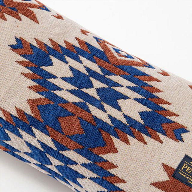ペンドルトン PENDLETON 1980035 ランバービロー WYETHFALLS ランバーピロー 腰枕 クッション 腰サポート 姿勢サポート 腰痛軽減 デスクワーク 車内 オフィス リビング インテリア 車中泊 結婚祝い 新築祝い 引っ越し祝い (250828)