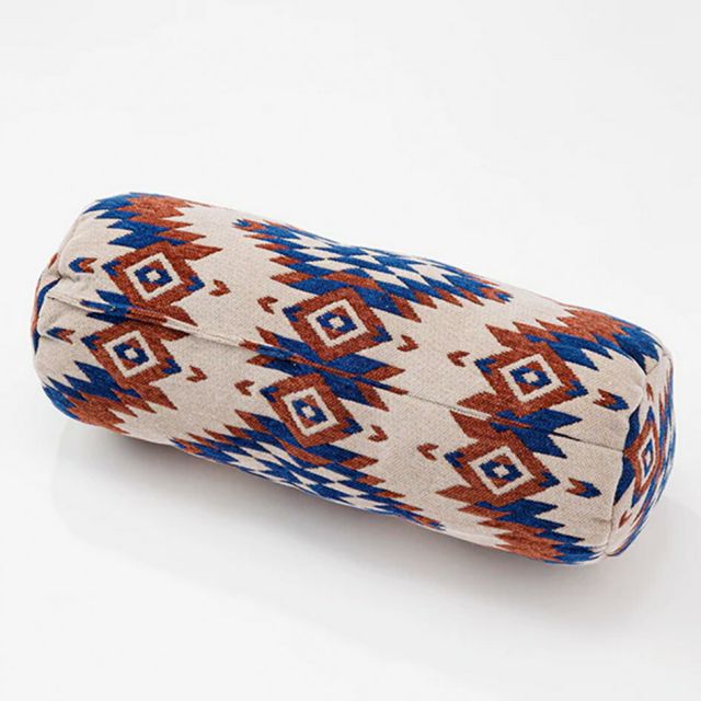 ペンドルトン PENDLETON 19800358 BOSTクッション WYETHFALLS ボルスタークッション 円筒形クッション 腰当て ネックピロー 多用途クッション インテリア 結婚祝い 新築祝い 引っ越し祝い ギフト プレゼント (250828)