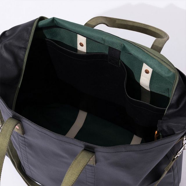 ポーラー ワサビ コラボ トートバッグ WASABI×POLER Durable Tent Tote M 261MCV0146 ナイロン 防水 耐久 ラバーコーティング 35L A4対応 大容量 グリーン ブラック サーフ アウトドア キャンプ PLxWASABI DURABLE TENT TOTE (260623)