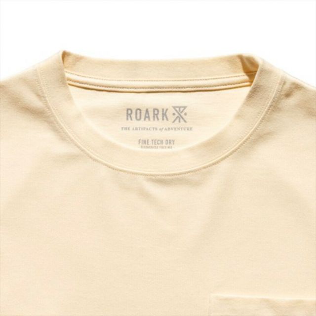 ロアーク LABEL POCKET ファインテックドライTシャツ チャコール ナチュラル LABEL POCKET FINE TECH DRY TEE RTJF1200-CCL RTJF1200-NAT ROARK ロアーク 半袖Tシャツ ドライ 吸湿 消臭 ポケットT メール便 (260316)