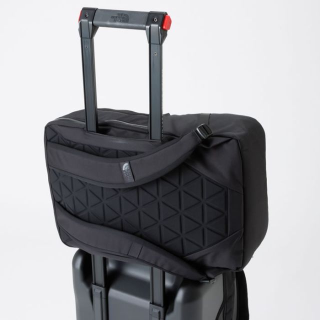 ザ・ノース・フェイス リュック シャトルデイパック THE NORTH FACE NM82329 SHUTTLE DAYPACK バックパック バッグ 新生活 社会人 通学 ノースフェイス リュック ビジネス メンズ 通勤 仕事用 人気 おしゃれ パソコン収納(240112)