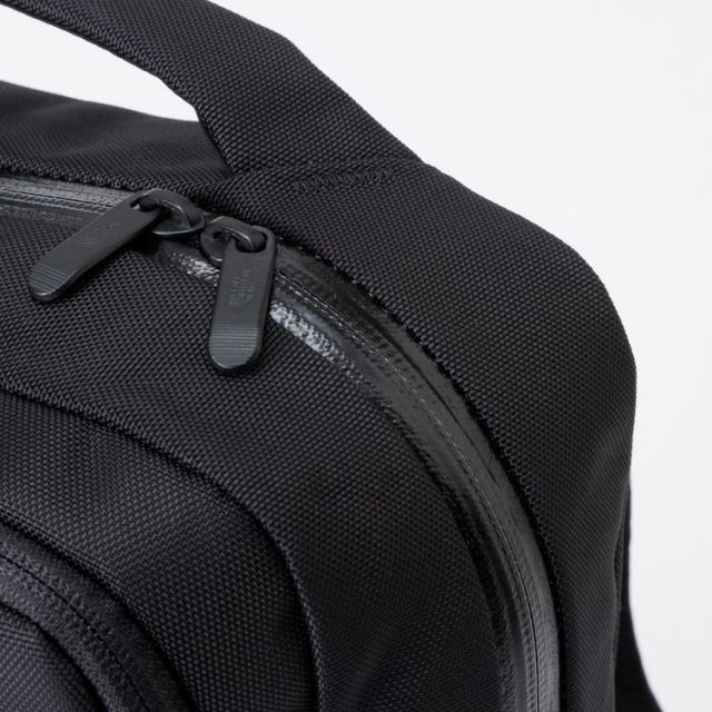 ザ・ノース・フェイス リュック シャトルデイパック スリム THE NORTH FACE NM82330 SHUTTLE DP SLIM バックパック バッグ ノースフェイス デイパック ビジネスバッグ シャトルデイパック 黒 15インチPC対応 (240112)