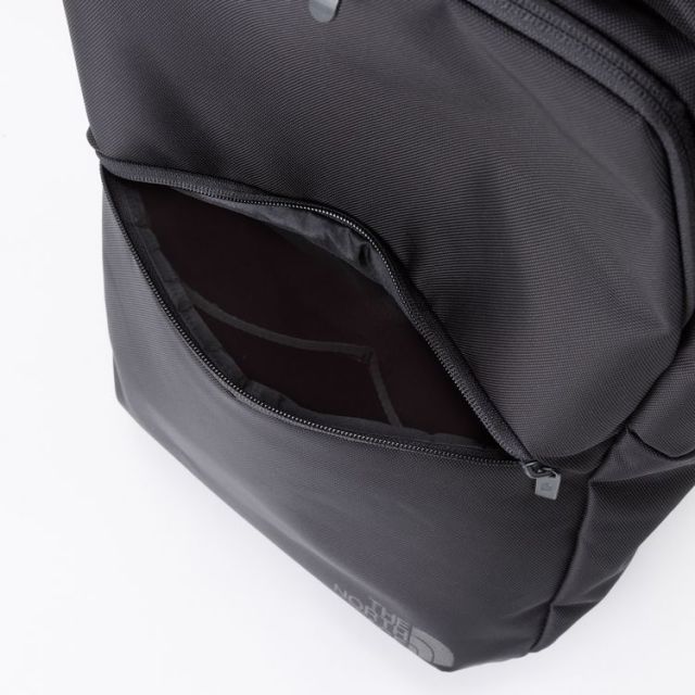 ザ・ノース・フェイス リュック シャトルデイパック スリム THE NORTH FACE NM82330 SHUTTLE DP SLIM バックパック バッグ ノースフェイス デイパック ビジネスバッグ シャトルデイパック 黒 15インチPC対応 (240112)